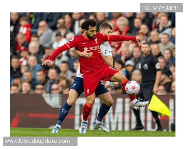 西甲焦点战利物浦与热刺战成平局红牌争议引发全场热议