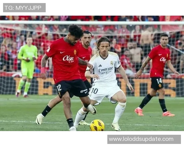 足总杯精彩对决皇马凭乌龙球险胜热刺全场回顾与精彩集锦